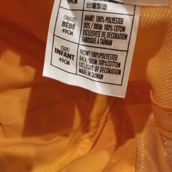 Disney Winnie the Pooh Infant hat - Picture 3 of 5